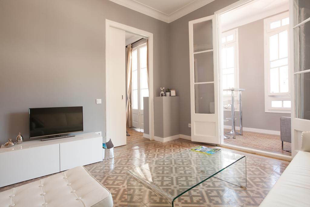 Enjoy Apartments Sofia Barcelona Bagian luar foto
