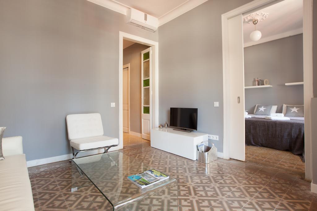 Enjoy Apartments Sofia Barcelona Bagian luar foto