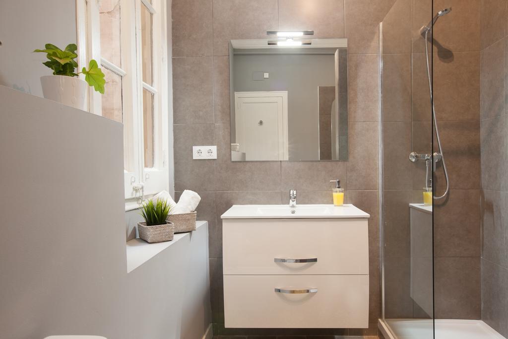 Enjoy Apartments Sofia Barcelona Bagian luar foto