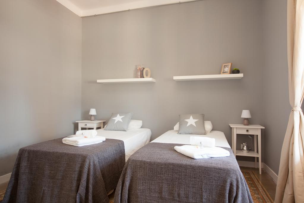 Enjoy Apartments Sofia Barcelona Bagian luar foto