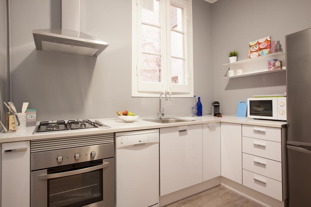Enjoy Apartments Sofia Barcelona Bagian luar foto