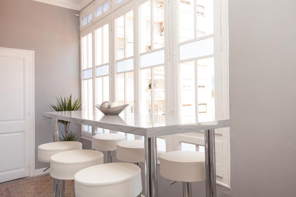 Enjoy Apartments Sofia Barcelona Bagian luar foto
